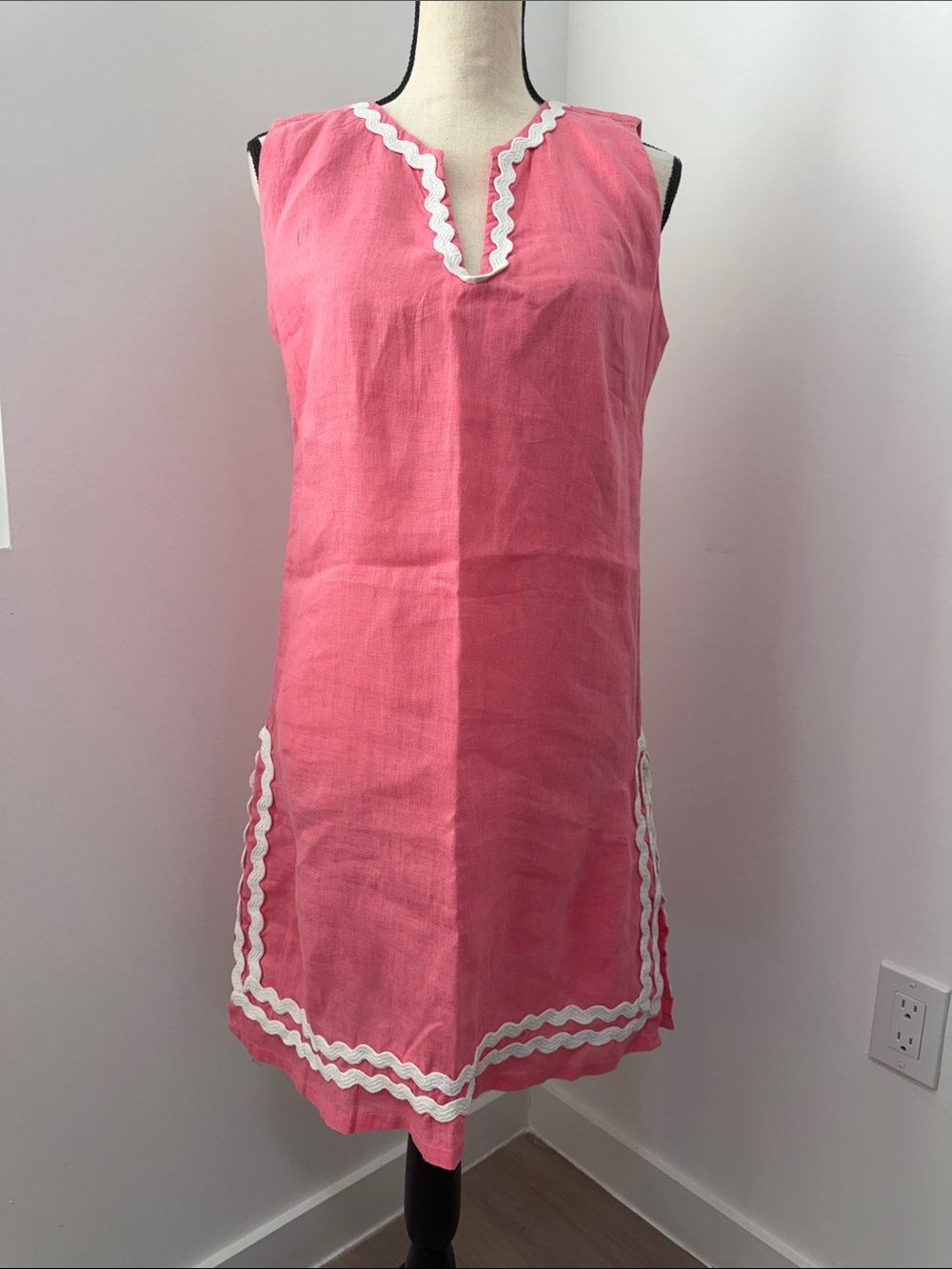 Barbara Gerwit Pink and White Sleeveless Linen Mini Dress.  Sz M